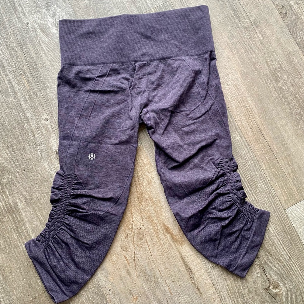 Lululemon crop leggings size 4